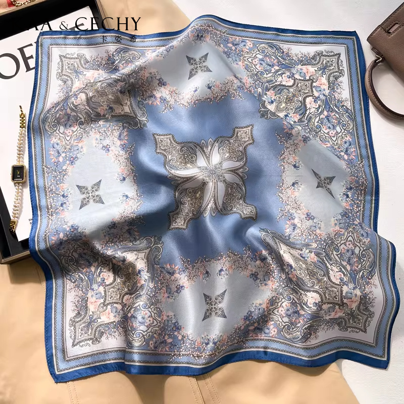 Quadratischer Schal aus 100 %  – Luxury Bags And Accessories Bewertung und Preis